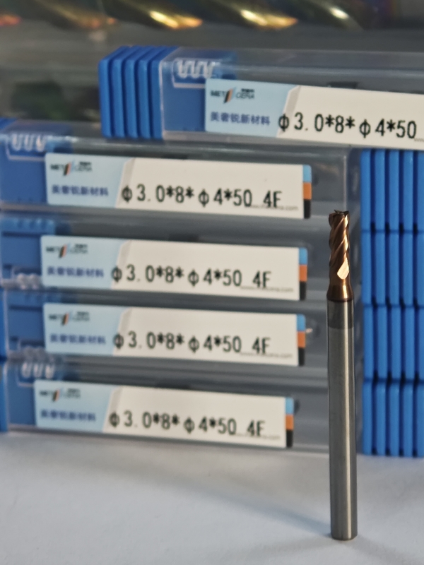 MPE4 Lớp phủ AlCr Lớp phủ HRC55-60 Máy cắt mài carbure rắn 4 Flute Flat End Mill 3mm φ3.0 x 8 x φ4 x 50mm